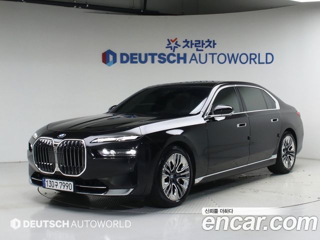 BMW 7-Series G70 740i sDrive Design Pure Excellence - фото 0