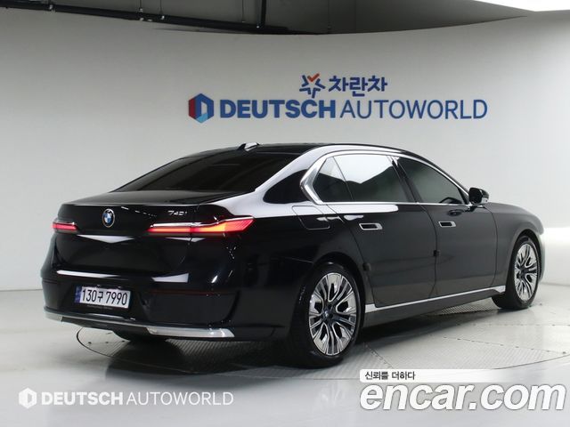 BMW 7-Series G70 740i sDrive Design Pure Excellence - фото 1
