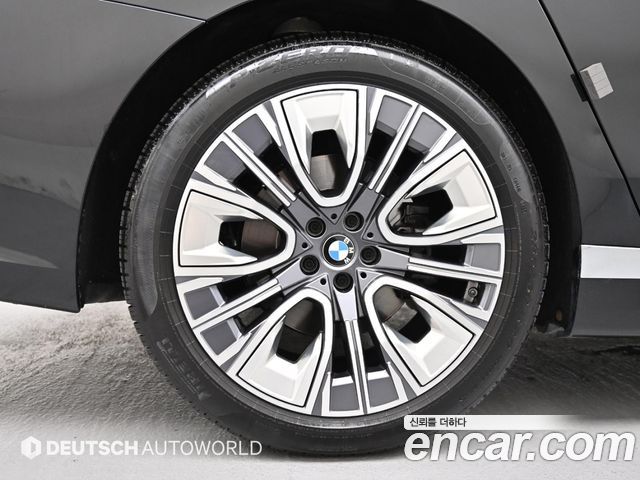 BMW 7-Series G70 740i sDrive Design Pure Excellence - фото 4