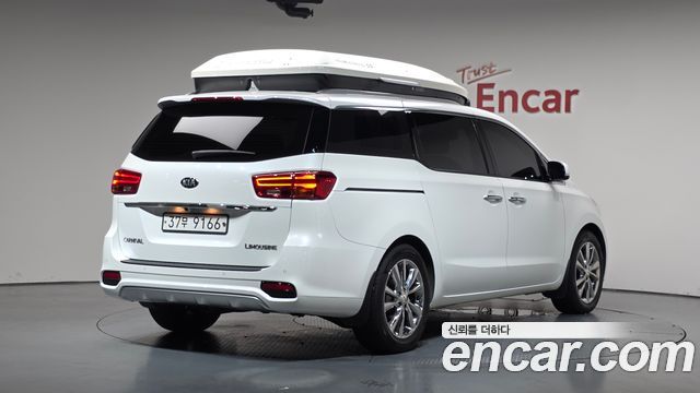 Kia Carnival Новый 7-Seater Limousine VIP - фото 0