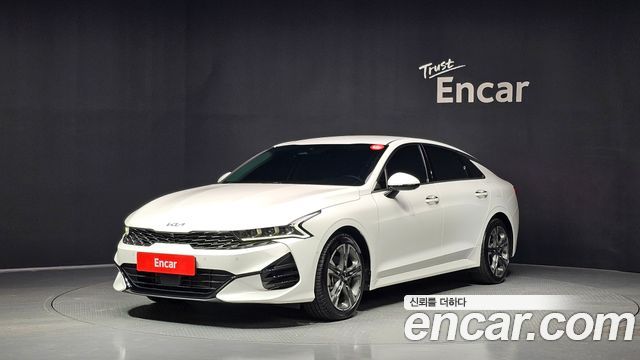 Kia K5 3-го поколения 2.0 Signature - фото 0