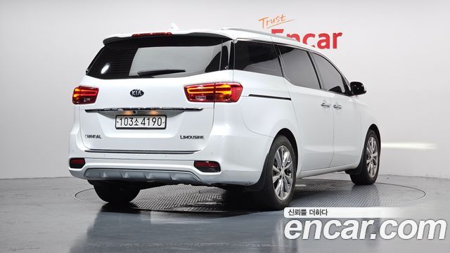 Kia Carnival Новый 7-Seater Limousine VIP - фото 1