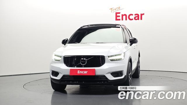 Volvo XC40 T4 R-Design - фото 2