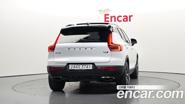 Volvo XC40 T4 R-Design - фото 3