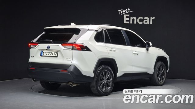 Toyota RAV4 5-го поколения 2.5 2WD Hybrid - фото 1