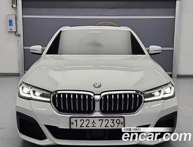 BMW 5-Series G30 520i M Sport - фото 1