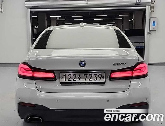 BMW 5-Series G30 520i M Sport - фото 2
