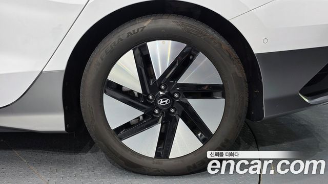 Hyundai Ioniq6 Long Range Exclusive + - фото 4