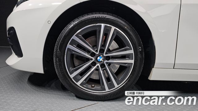 BMW 2-Series F44 220i Sport - фото 4