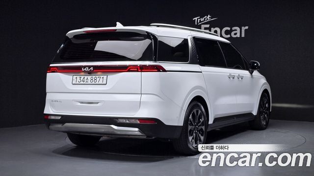 Kia Carnival 4-го поколения 9-Seater Signature - фото 1