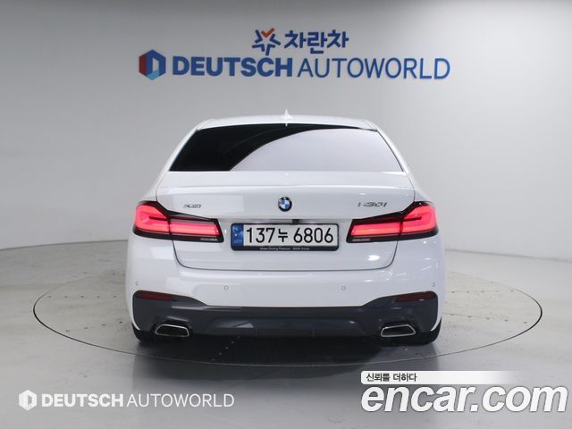 BMW 5-Series G30 530i xDrive M Sport Package - фото 3