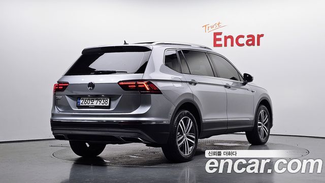 Volkswagen Tiguan 2.0 TDI Prestige - фото 0