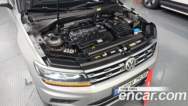 Volkswagen Tiguan 2.0 TDI Prestige - фото 4