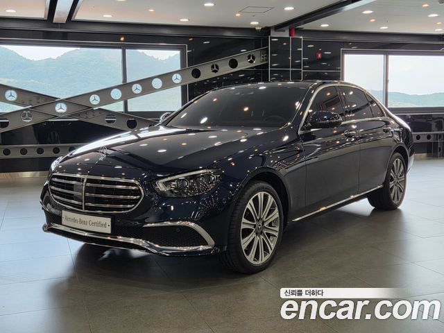 Mercedes-Benz E-Class W213 E350 4MATIC Exclusive - фото 0