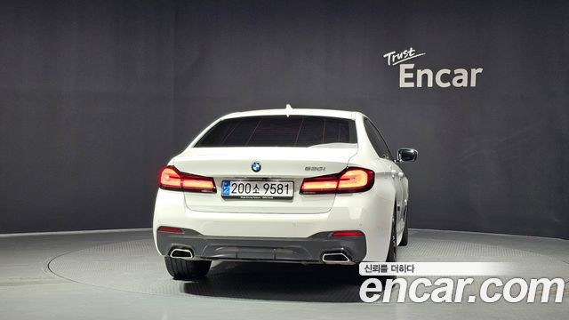 BMW 5-Series G30 530i M Sport Package - фото 3