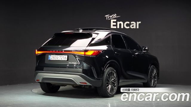 Lexus RX 5-го поколения Luxury - фото 1