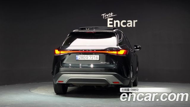 Lexus RX 5-го поколения Luxury - фото 3