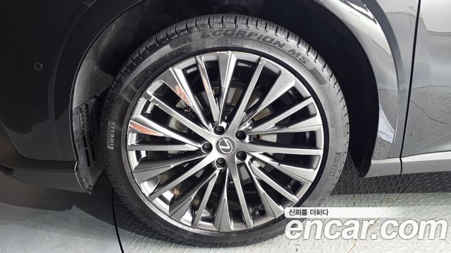 Lexus RX 5-го поколения Luxury - фото 4