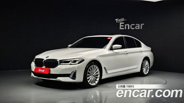 BMW 5-Series G30 530i xDrive Luxury - фото 0