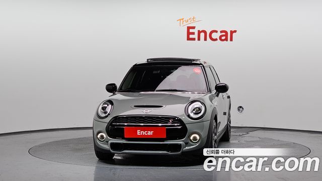 Mini Cooper 5Door HIGH 3rd - фото 2