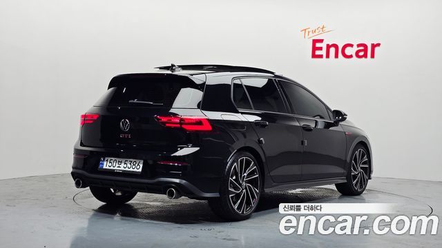 Volkswagen Golf 8-го поколения 2.0 GTI - фото 1