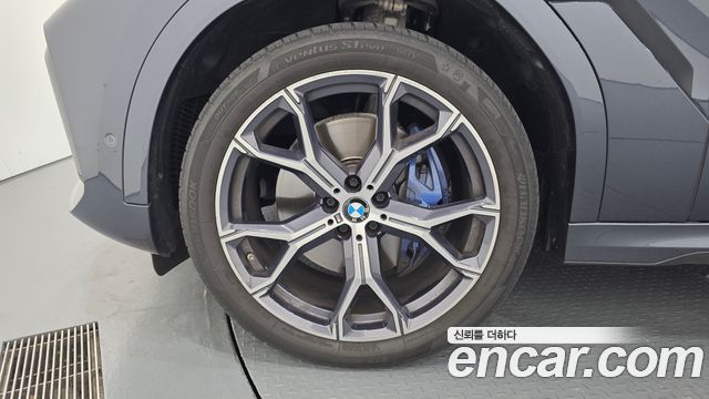 BMW X6 G06 xDrive40i M Sport - фото 4