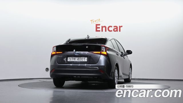 Toyota Prius 4-го поколения 1.8 - фото 3