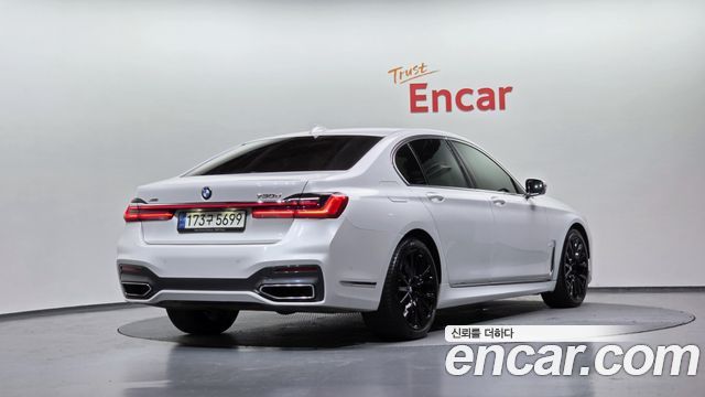 BMW 7-Series G11 730d xDrive M Sport - фото 0