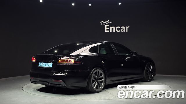 Tesla Model S AWD - фото 0
