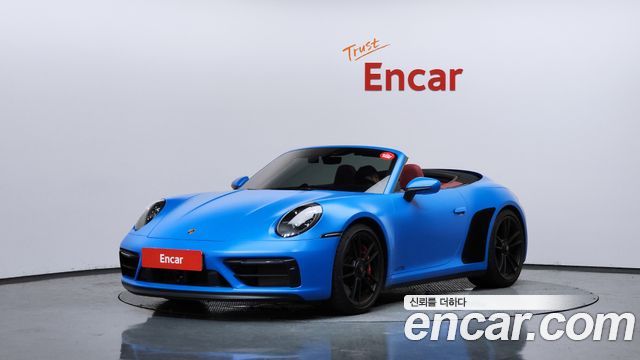 Porsche 911 Carrera 4 GTS Cabriolet - фото 0