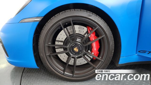 Porsche 911 Carrera 4 GTS Cabriolet - фото 4