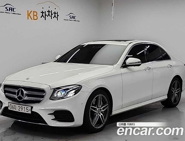 Mercedes-Benz E-Class W213 E300 AMG Line - фото 0