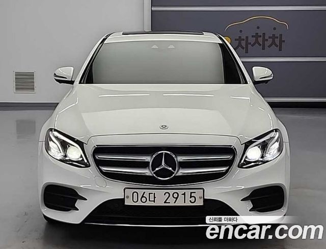 Mercedes-Benz E-Class W213 E300 AMG Line - фото 1