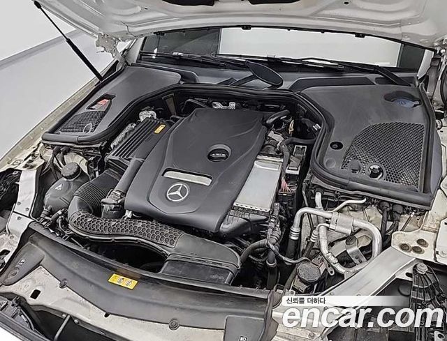 Mercedes-Benz E-Class W213 E300 AMG Line - фото 4