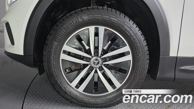 Mercedes-Benz GLB-Class X247 GLB200 d - фото 4