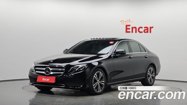 Mercedes-Benz E-Class W213 E300 Avantgarde - фото 0