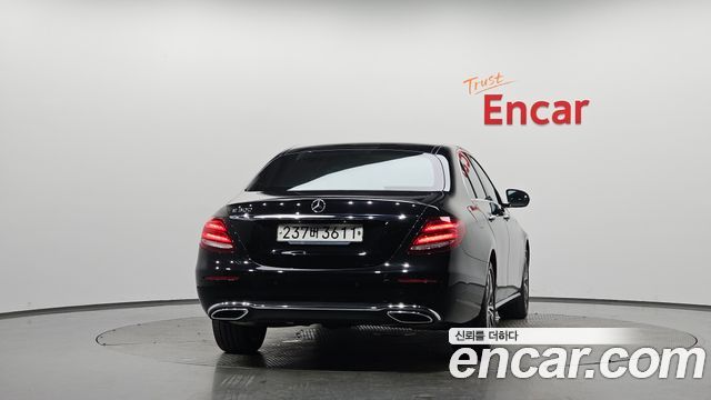 Mercedes-Benz E-Class W213 E300 Avantgarde - фото 3