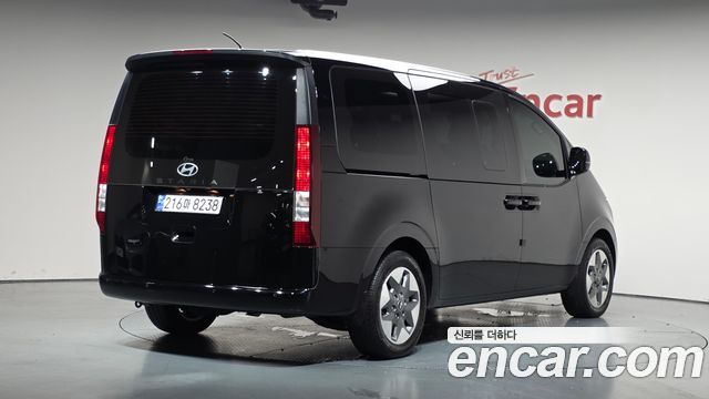 Hyundai Staria HEV 1.6 Tourer 9-Seater Modern - фото 0