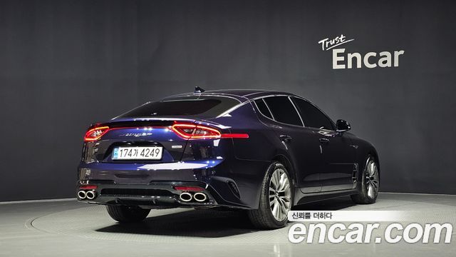 Kia Stinger 2.0 Turbo AWD Platinum - фото 1