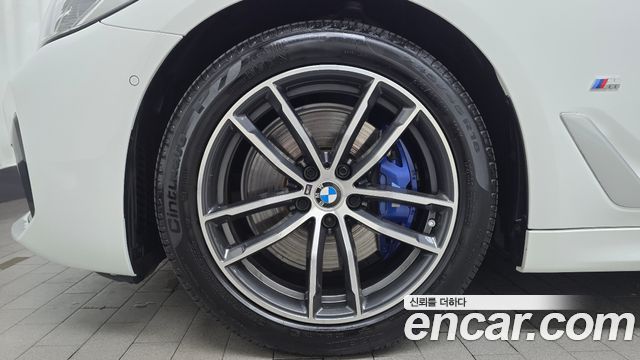 BMW 5-Series G30 523d xDrive M Sport - фото 3