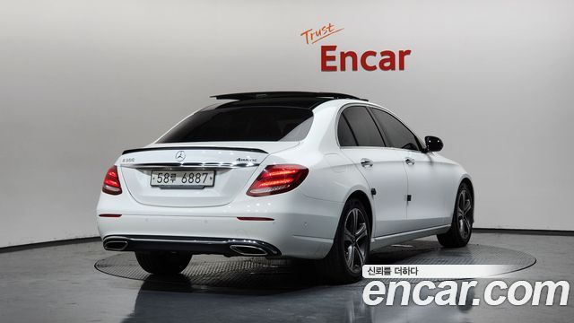 Mercedes-Benz E-Class W213 E300 Avantgarde - фото 0