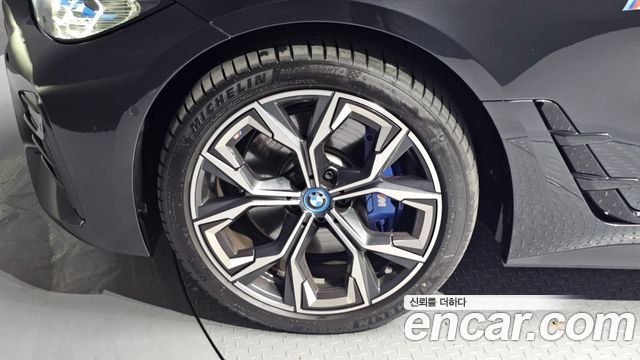 BMW i4 eDrive40 M Sports Pro - фото 4