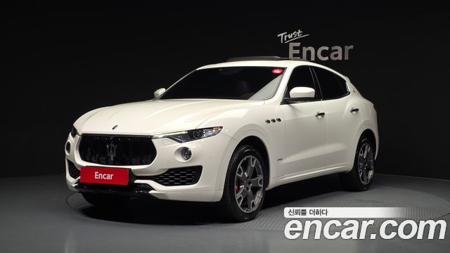 Maserati Levante 3.0 Diesel AWD - фото 0
