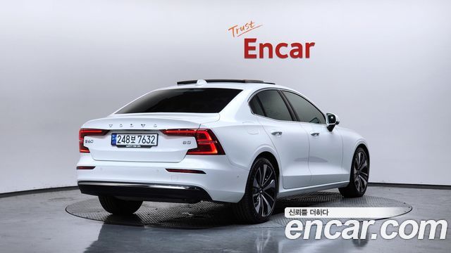 Volvo S60 3-го поколения B5 Ultimate Bright - фото 1