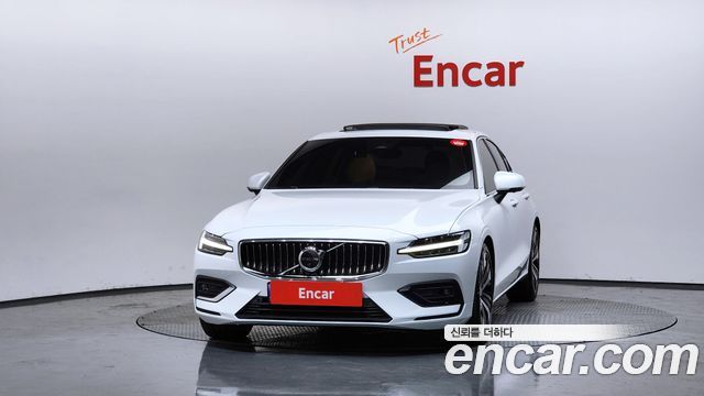 Volvo S60 3-го поколения B5 Ultimate Bright - фото 2