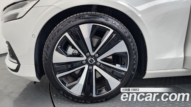 Volvo S60 3-го поколения B5 Ultimate Bright - фото 4