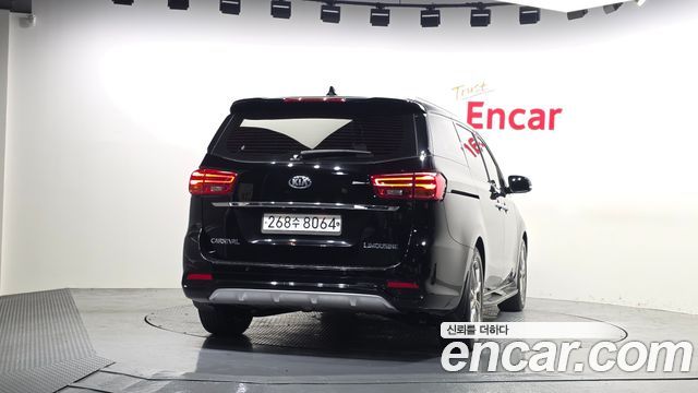 Kia Carnival Новый Gasoline 7-Seater Limousine VIP - фото 3