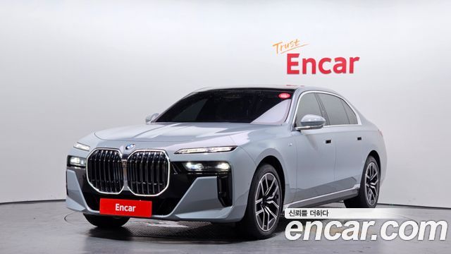 BMW 7-Series G70 740i sDrive M Sport - фото 0