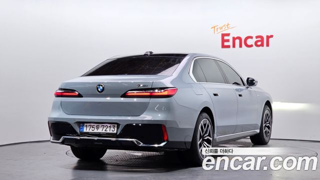 BMW 7-Series G70 740i sDrive M Sport - фото 1
