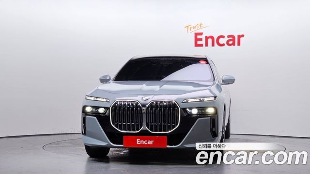BMW 7-Series G70 740i sDrive M Sport - фото 2